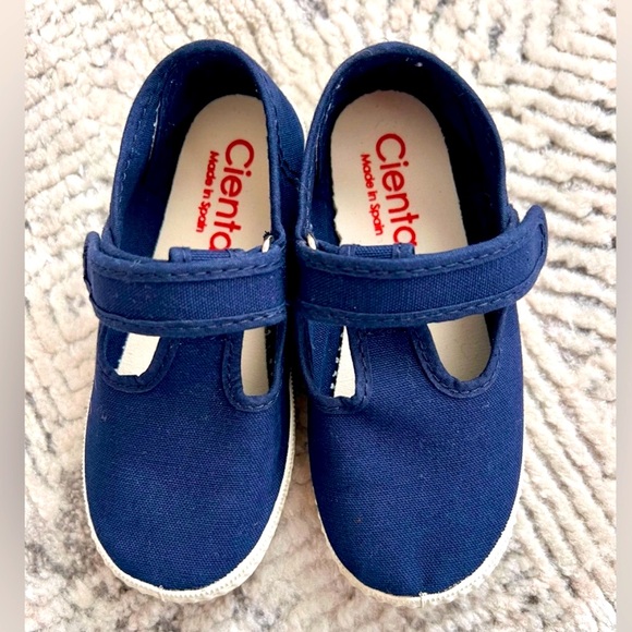 Cienta Other - Cienta • Toddler Girl T Strap • US7/26C